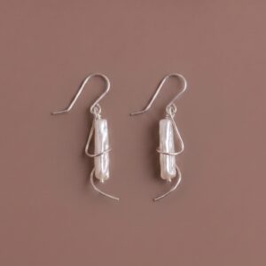 PEARL SPIRAL EARRING